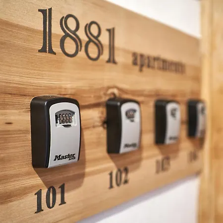 1881 Old Town 3* Брашов