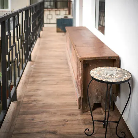 1881 Old Town Брашов