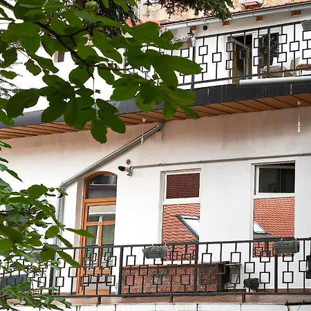 1881 Old Town 3* בראשוב