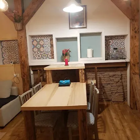 1881 Old Town Panzió Brassó