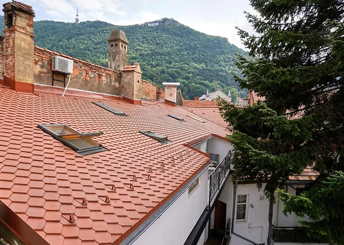 לינה וארוחת בוקר 1881 Old Town בראשוב