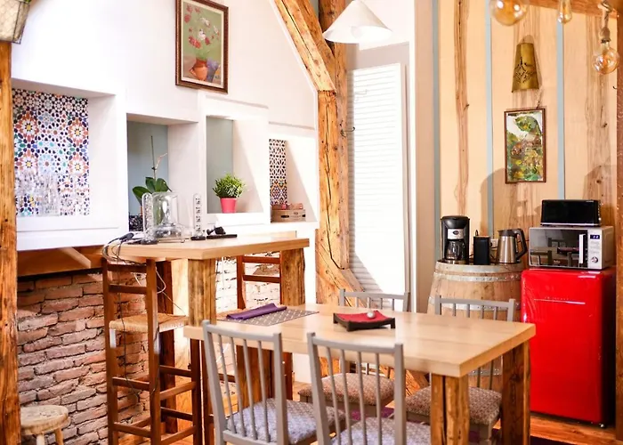 לינה וארוחת בוקר 1881 Old Town