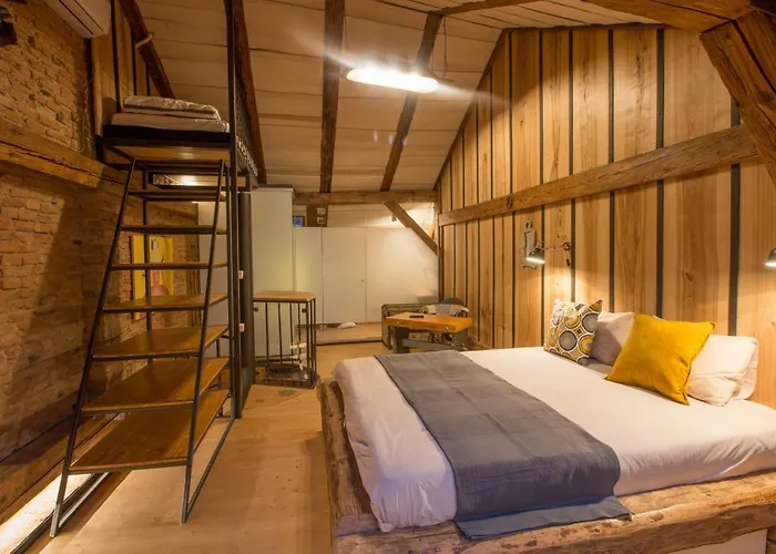 1881 Old Town לינה וארוחת בוקר